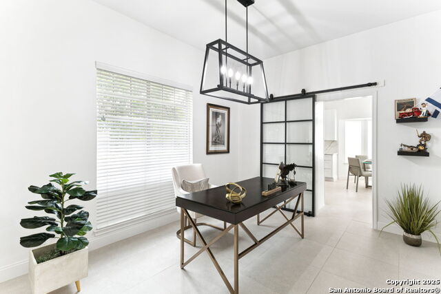 Image 7 of 41 For 2204 Encino Cliff