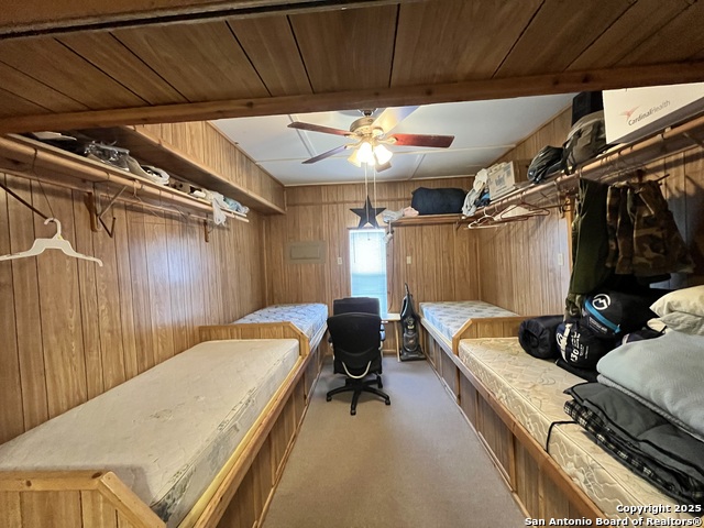 Listing photo id 13 for 104 Sd 14070