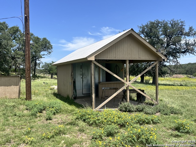 Listing photo id 17 for 104 Sd 14070