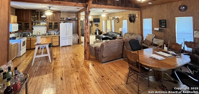 Listing photo id 7 for 104 Sd 14070