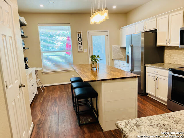 Image 4 of 13 For 937 Lauren St