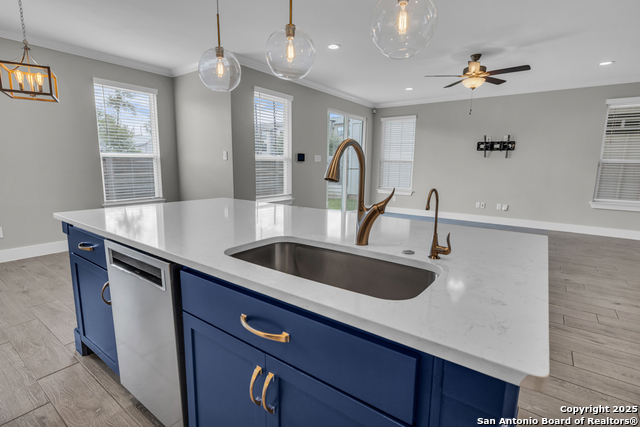 Image 15 of 49 For 1511 Sandalwood Ln E 6