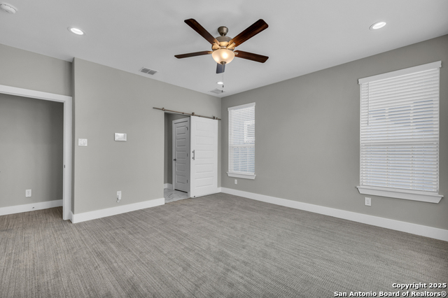 Image 31 of 49 For 1511 Sandalwood Ln E 6