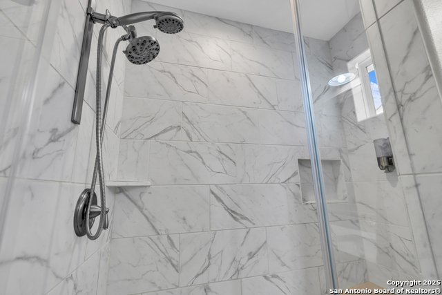 Image 35 of 49 For 1511 Sandalwood Ln E 6