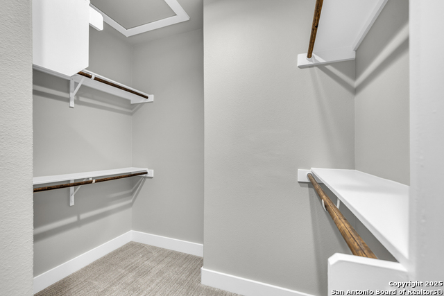 Image 36 of 49 For 1511 Sandalwood Ln E 6