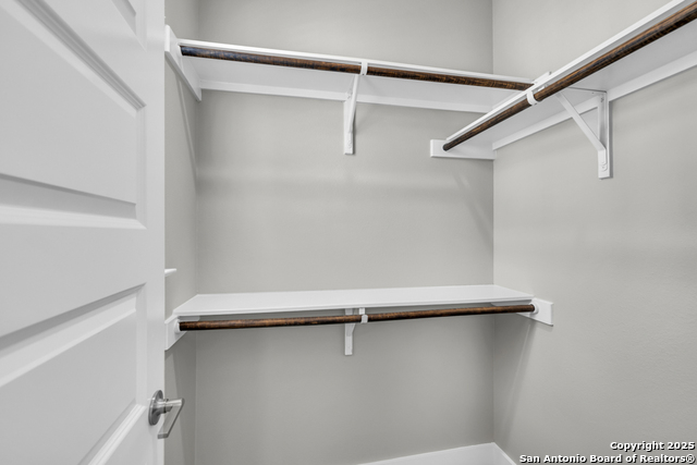 Image 40 of 49 For 1511 Sandalwood Ln E 6