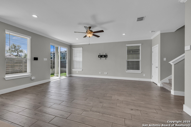 Image 7 of 49 For 1511 Sandalwood Ln E 6