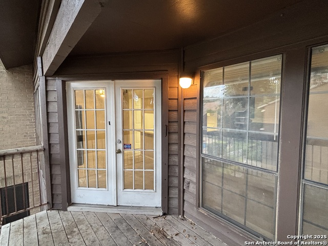 Image 13 of 37 For 8633 Datapoint Dr  244