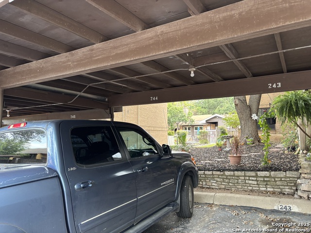 Image 15 of 37 For 8633 Datapoint Dr  244