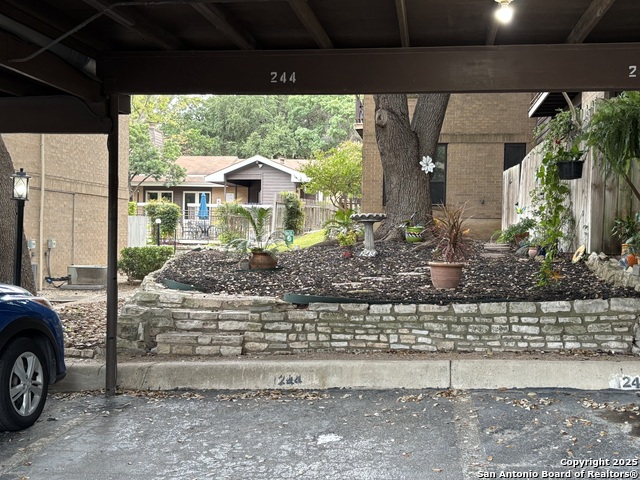 Image 16 of 37 For 8633 Datapoint Dr  244