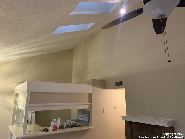 Image 22 of 37 For 8633 Datapoint Dr  244