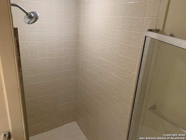 Image 30 of 37 For 8633 Datapoint Dr  244