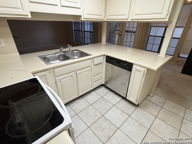Image 4 of 37 For 8633 Datapoint Dr  244