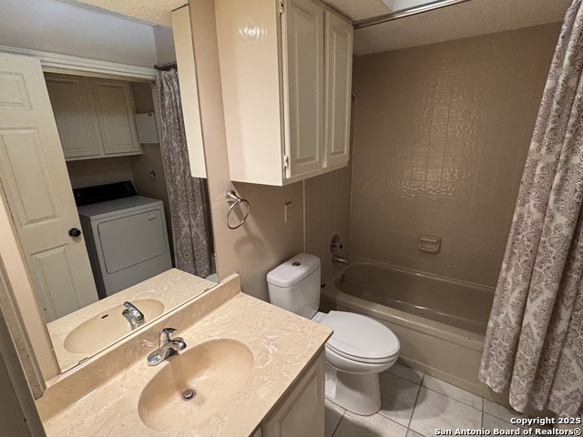 Image 9 of 37 For 8633 Datapoint Dr  244