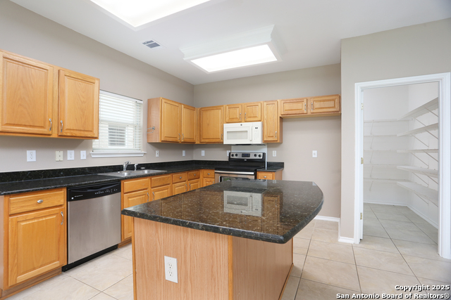 Image 13 of 31 For 14514 Redwood Valley