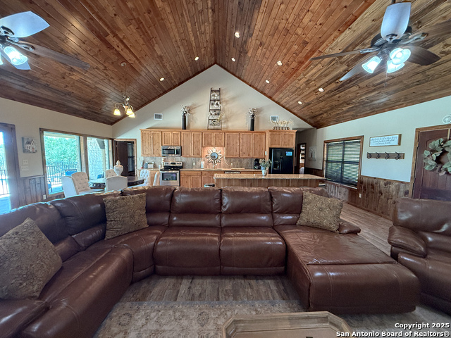 Listing photo id 11 for 84 Mountain Laurel