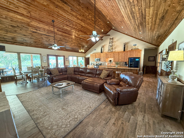Listing photo id 6 for 84 Mountain Laurel