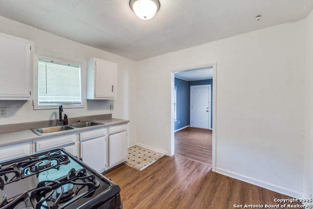 Image 21 of 29 For 6950 Lark Haven