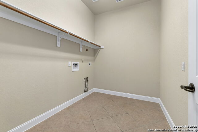 Image 28 of 57 For 11626 Klondike