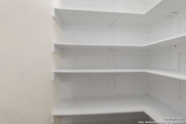 Image 30 of 57 For 11626 Klondike