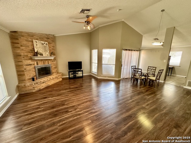 Image 4 of 16 For 5742 Larkdale