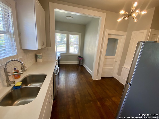 Image 15 of 36 For 1439 Highland Blvd E Downstairs