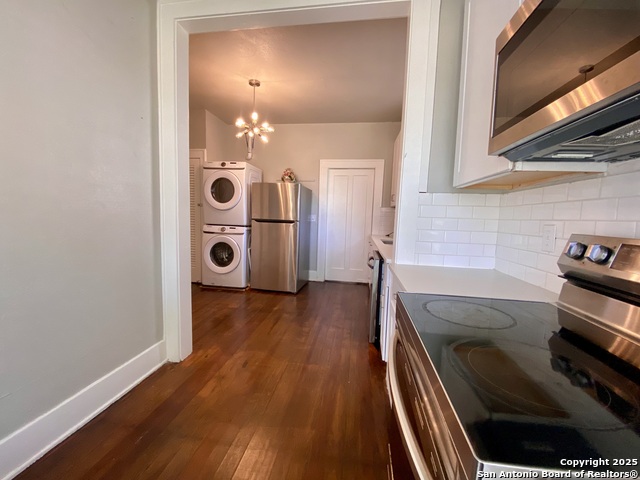 Image 16 of 36 For 1439 Highland Blvd E Downstairs