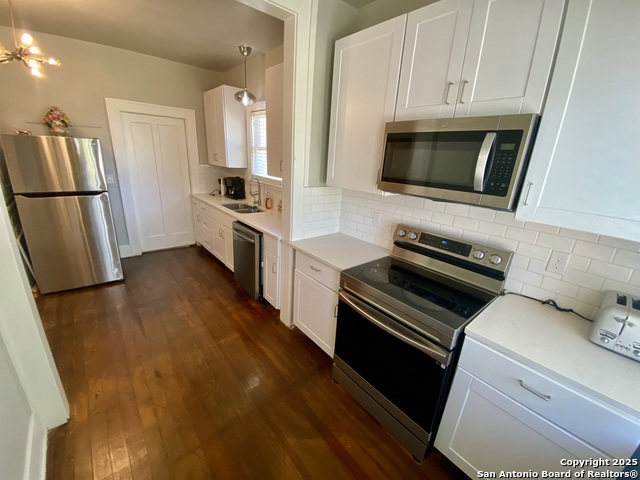 Image 17 of 36 For 1439 Highland Blvd E Downstairs