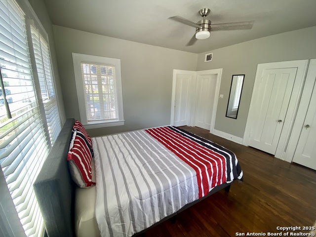 Image 25 of 36 For 1439 Highland Blvd E Downstairs