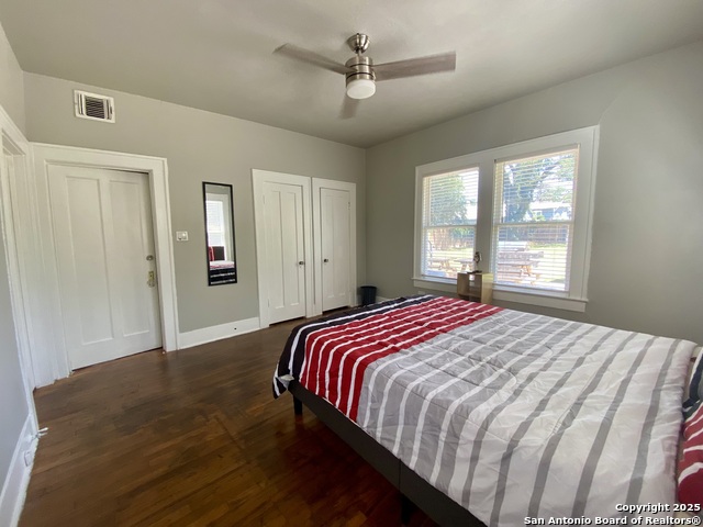 Image 26 of 36 For 1439 Highland Blvd E Downstairs