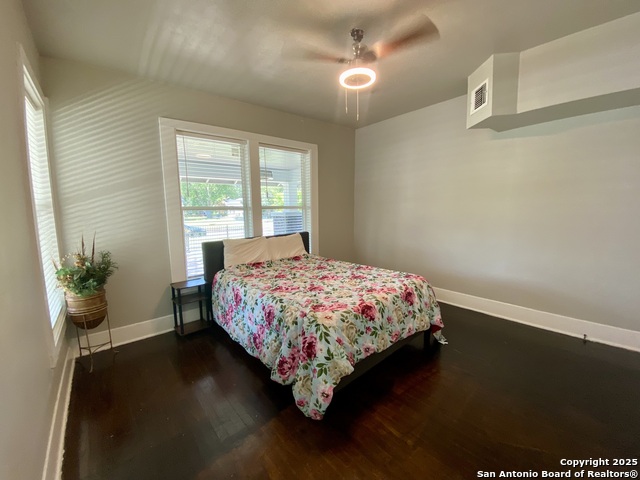 Image 32 of 36 For 1439 Highland Blvd E Downstairs