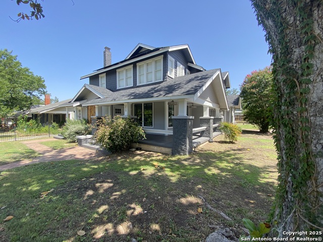 Image 4 of 36 For 1439 Highland Blvd E Downstairs