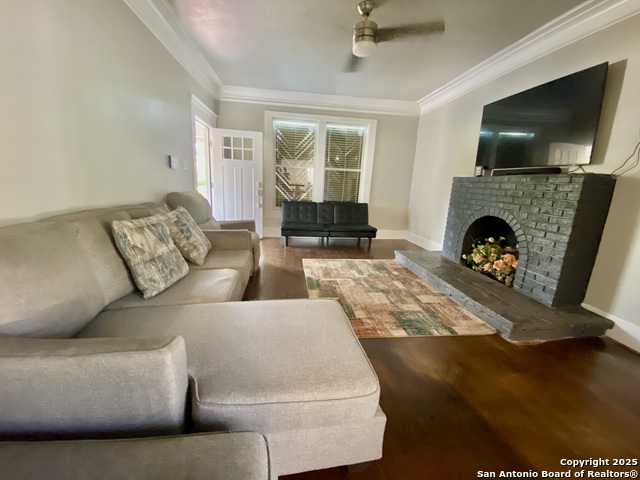 Image 9 of 36 For 1439 Highland Blvd E Downstairs