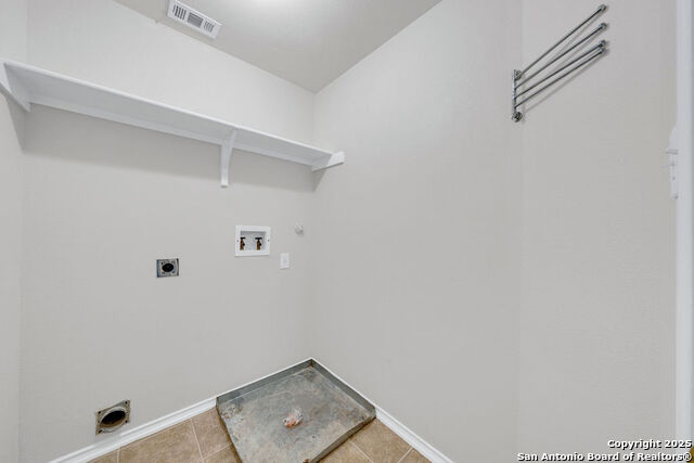 Listing photo id 16 for 6038 Wood Pass