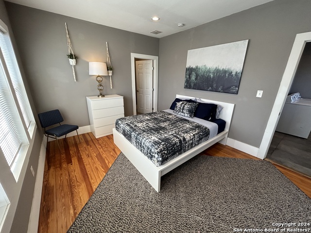 Image 13 of 35 For 1427 Burnet St