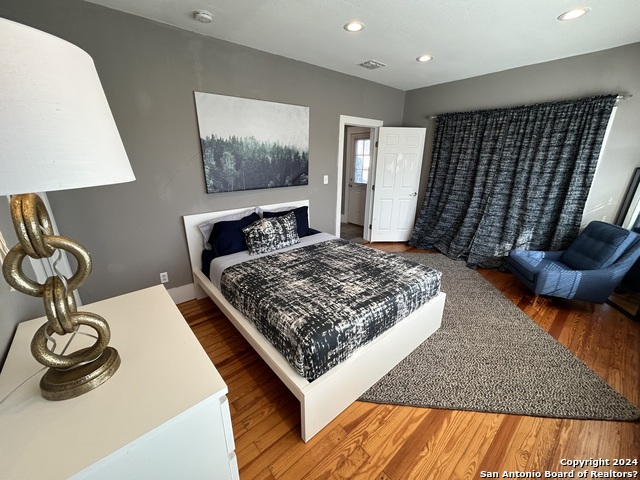 Image 14 of 35 For 1427 Burnet St