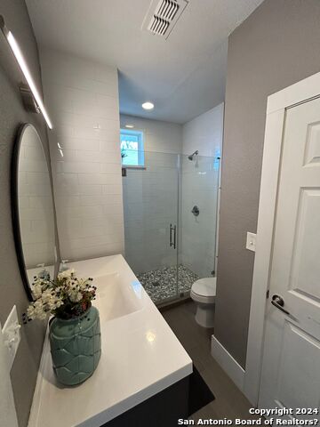 Image 15 of 35 For 1427 Burnet St