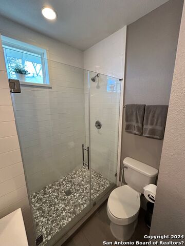 Image 16 of 35 For 1427 Burnet St