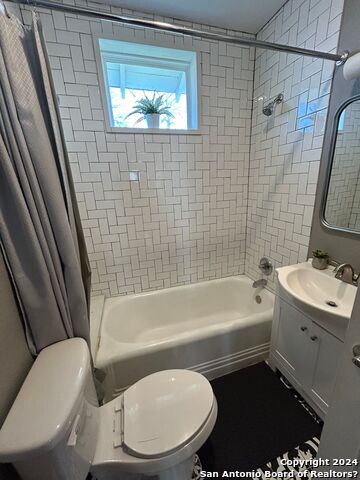 Image 21 of 35 For 1427 Burnet St