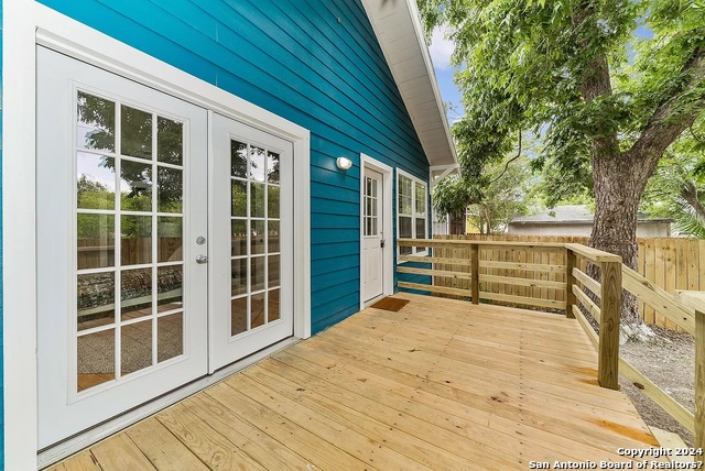 Image 22 of 35 For 1427 Burnet St