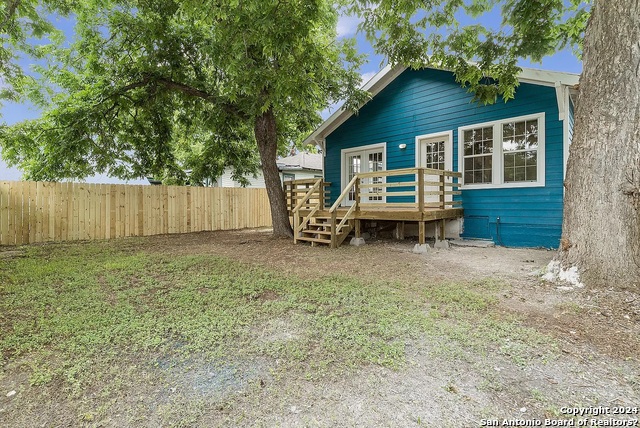 Image 24 of 35 For 1427 Burnet St