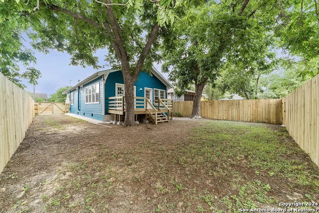 Image 25 of 35 For 1427 Burnet St