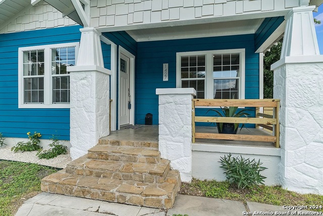 Image 3 of 35 For 1427 Burnet St