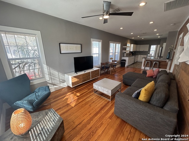 Image 4 of 35 For 1427 Burnet St