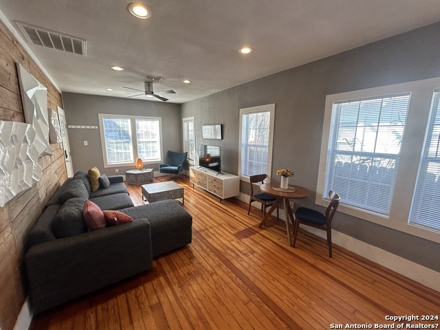 Image 6 of 35 For 1427 Burnet St