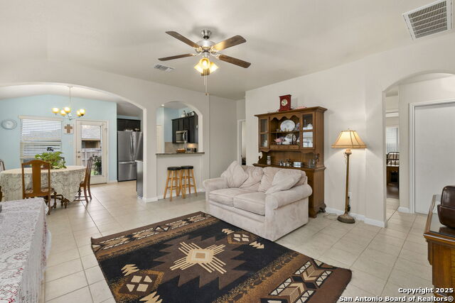 Listing photo id 2 for 2530 Diamondback