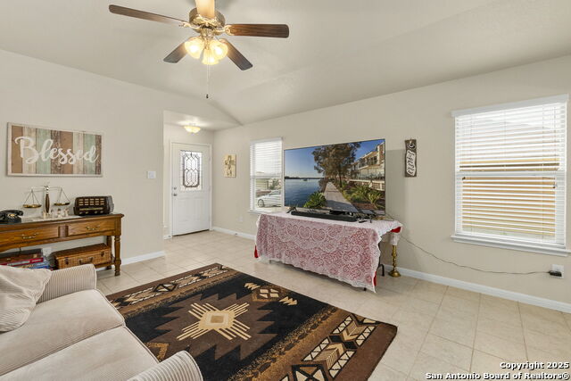 Listing photo id 3 for 2530 Diamondback
