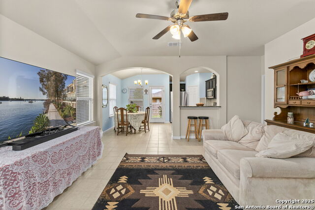 Listing photo id 4 for 2530 Diamondback