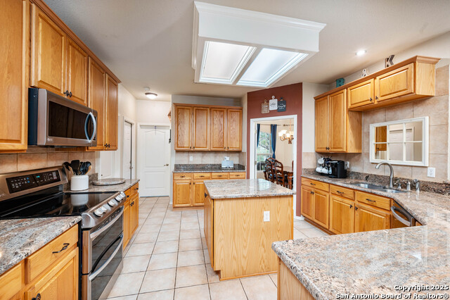 Image 6 of 34 For 161 N Stallion Estates Dr
