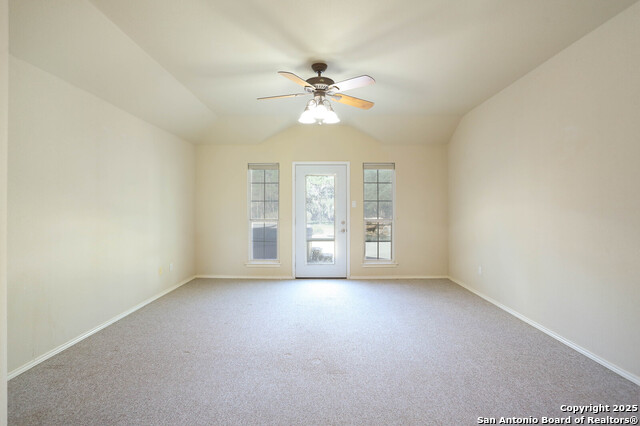 Image 9 of 34 For 161 N Stallion Estates Dr